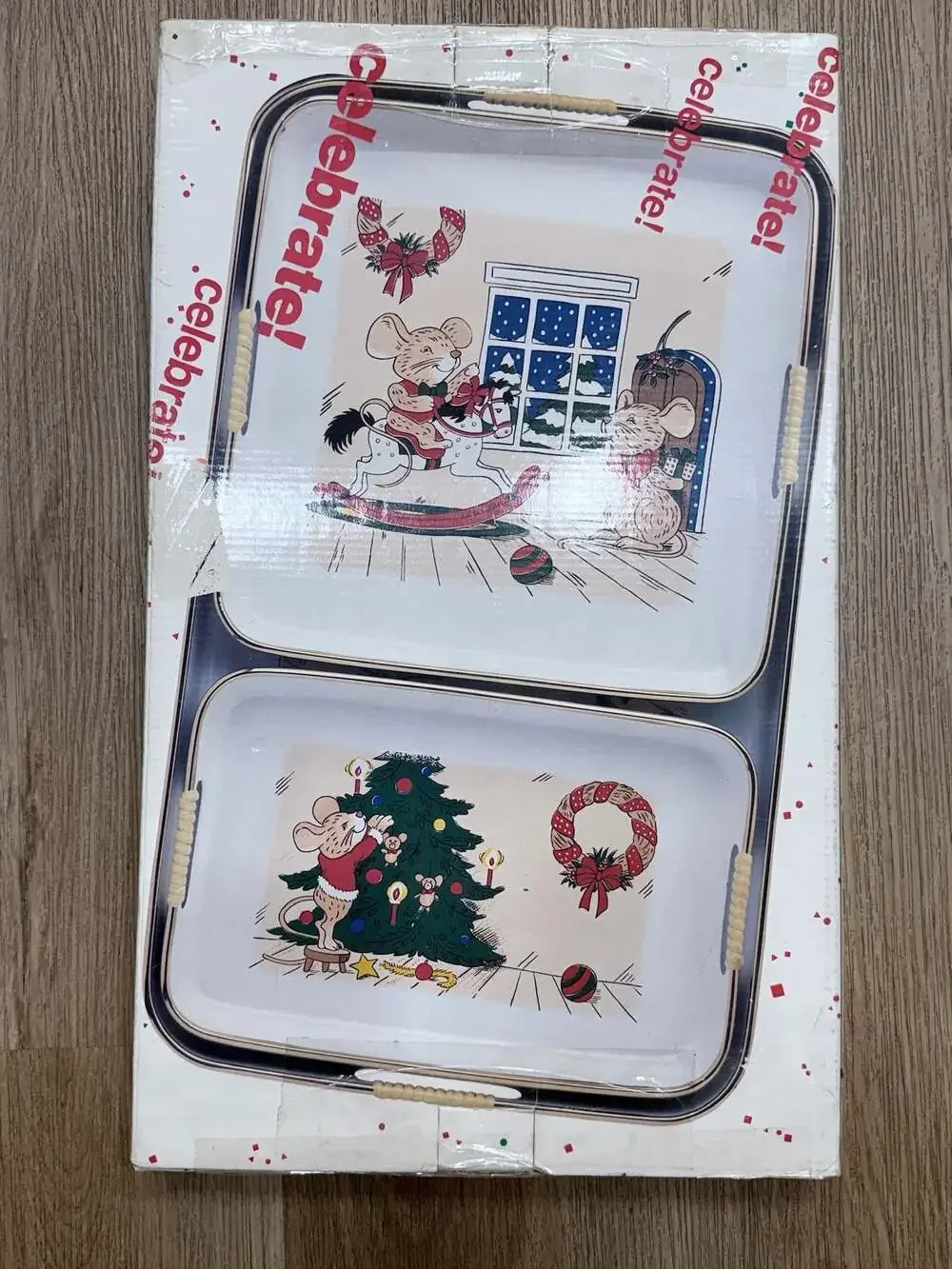 Vintage Christmas Mouse Lacquer Nesting Serving Tray Set in Original Box